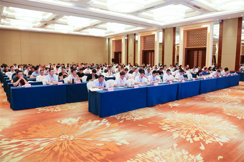 Spoločnosť QGM bola pozvaná, aby sa zúčastnila na konferencii o štandardizácii strojov na výrobu stavebných materiálov v roku 2025