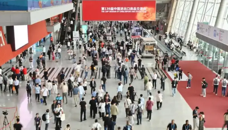 Spoločnosť Quangong Machinery Co., Ltd. si na kantonskom veľtrhu získala priazeň zahraničných zákazníkov svojou silou.