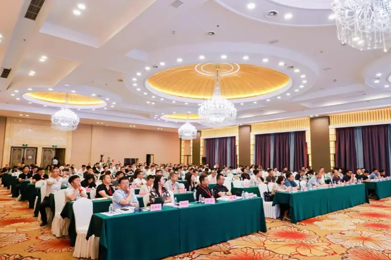 Quangong Machinery Co., Ltd. sa zúčastňuje na 4. technickej výmennej konferencii o komplexnom využití tuhého odpadu na báze uhlia